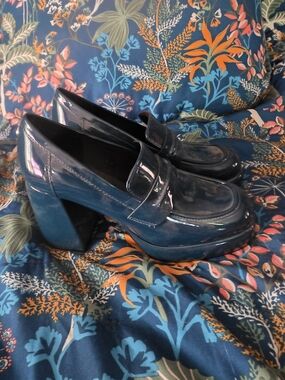 Nine West Shiny Teal Patent Platform Loafers *NWOT*